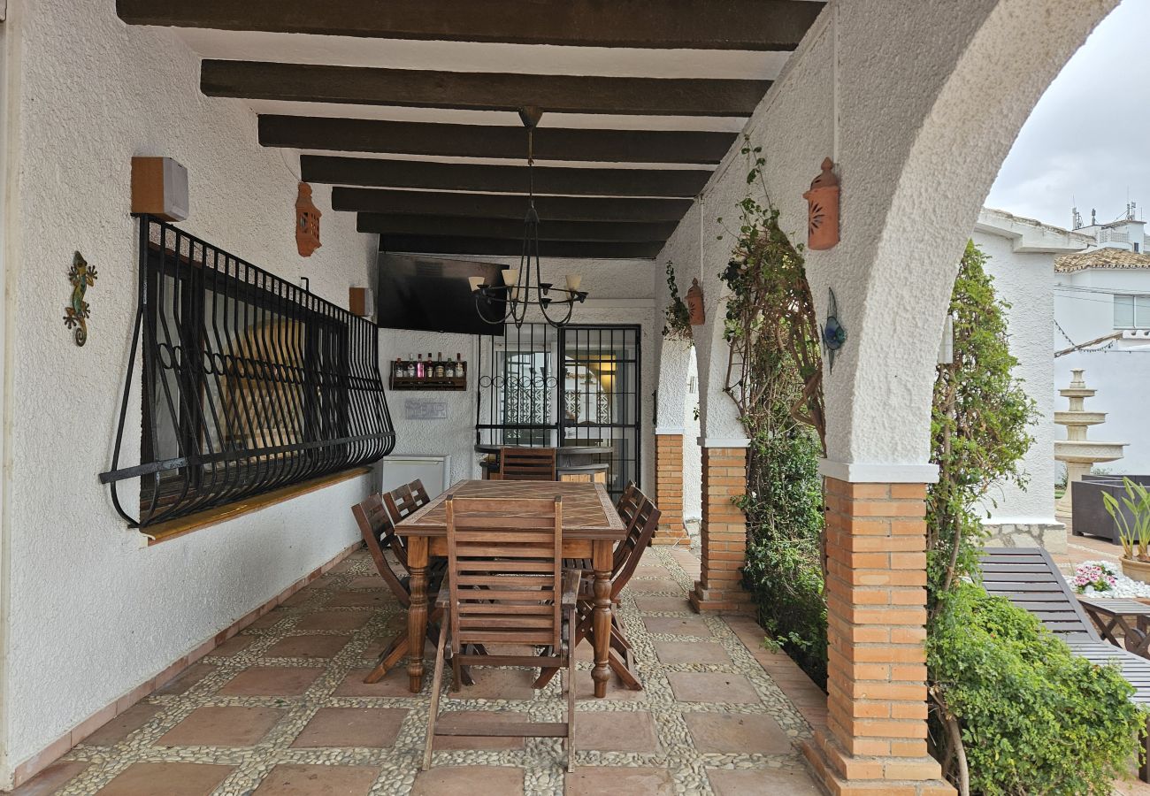Villa in Mijas Costa - 3 bedroom villa, private pool, Las Farolas