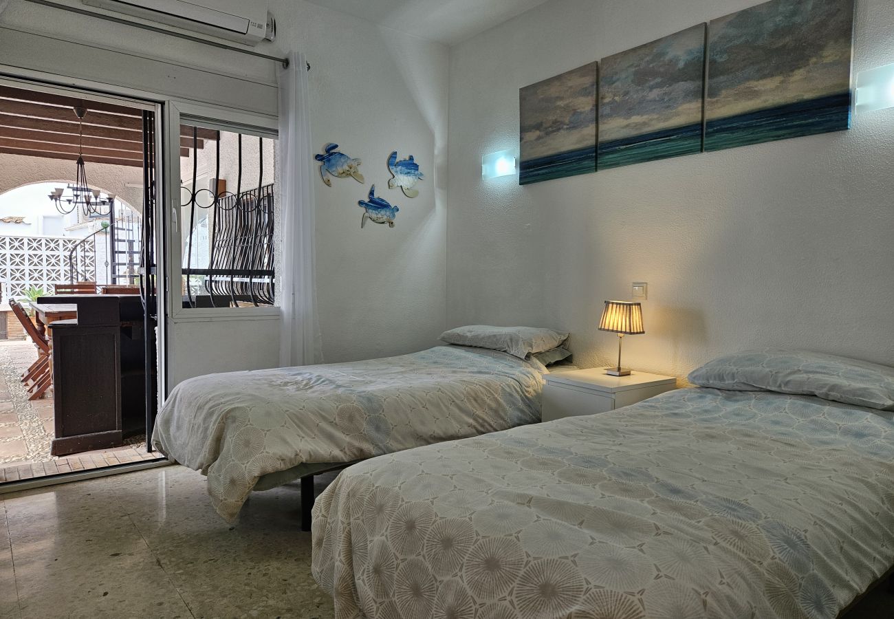 Villa in Mijas Costa - 3 bedroom villa, private pool, Las Farolas