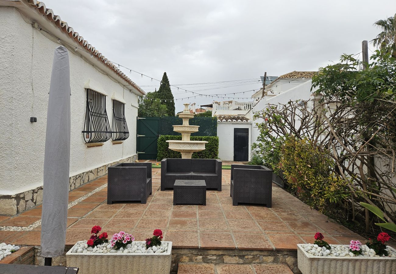 Villa in Mijas Costa - 3 bedroom villa, private pool, Las Farolas