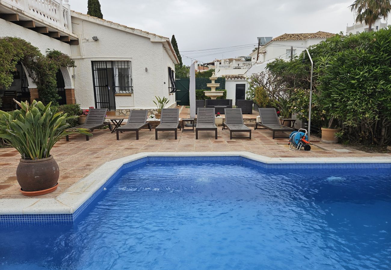 Villa in Mijas Costa - 3 bedroom villa, private pool, Las Farolas