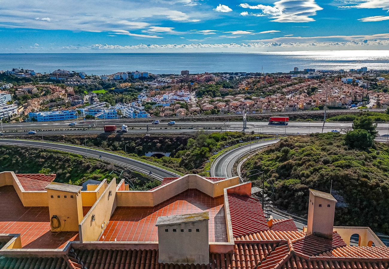 Apartment in Mijas Costa - Spacious 2 bed penthouse apartment, sea views