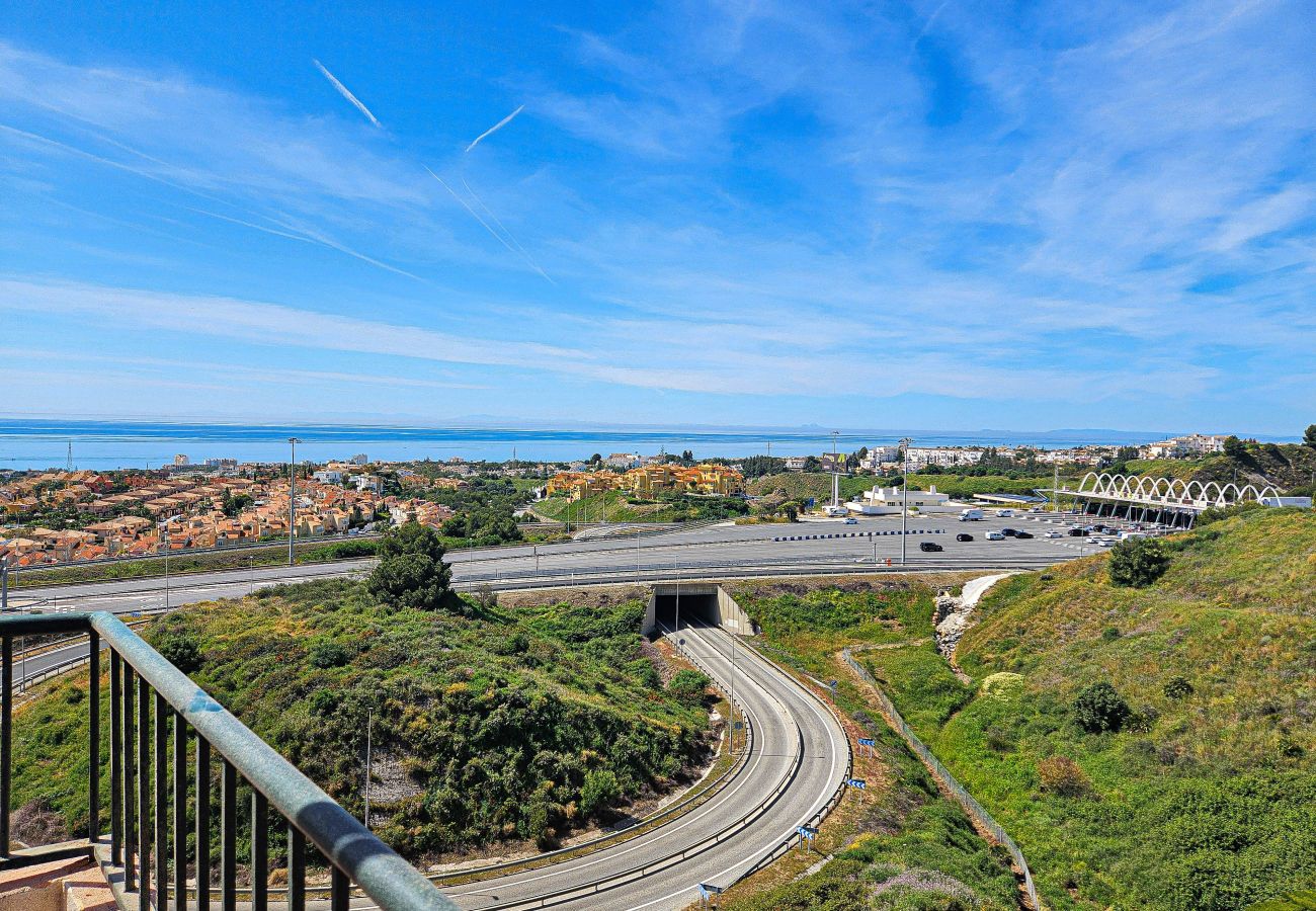 Apartment in Mijas Costa - Spacious 2 bed penthouse apartment, sea views