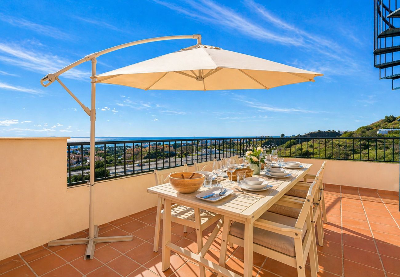 Apartment in Mijas Costa - Spacious 2 bed penthouse apartment, sea views