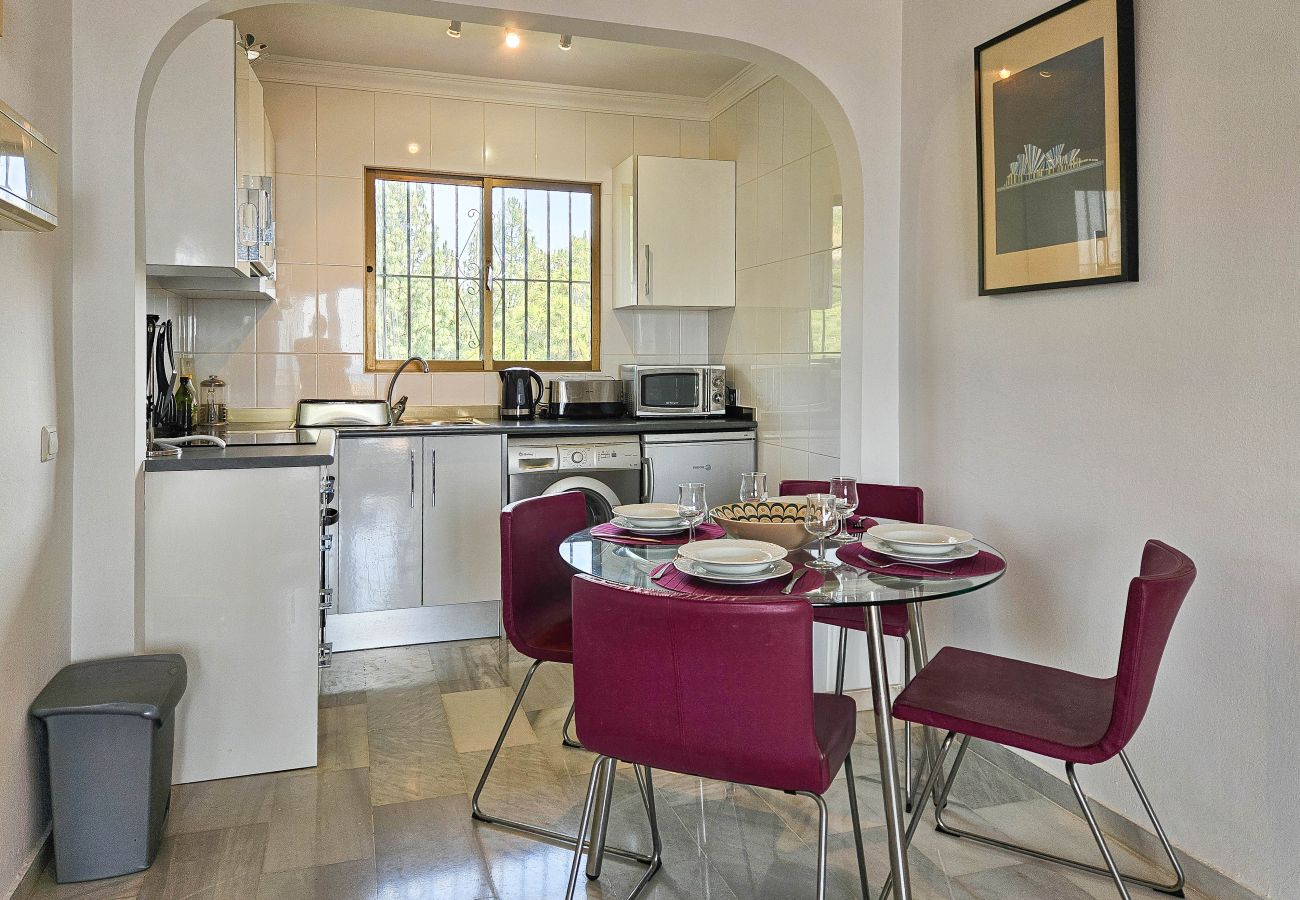 Apartment in Mijas Costa - 2 bedroom apartment, pool and sea views