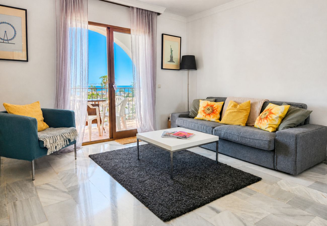 Apartment in Mijas Costa - 2 bedroom apartment, pool and sea views