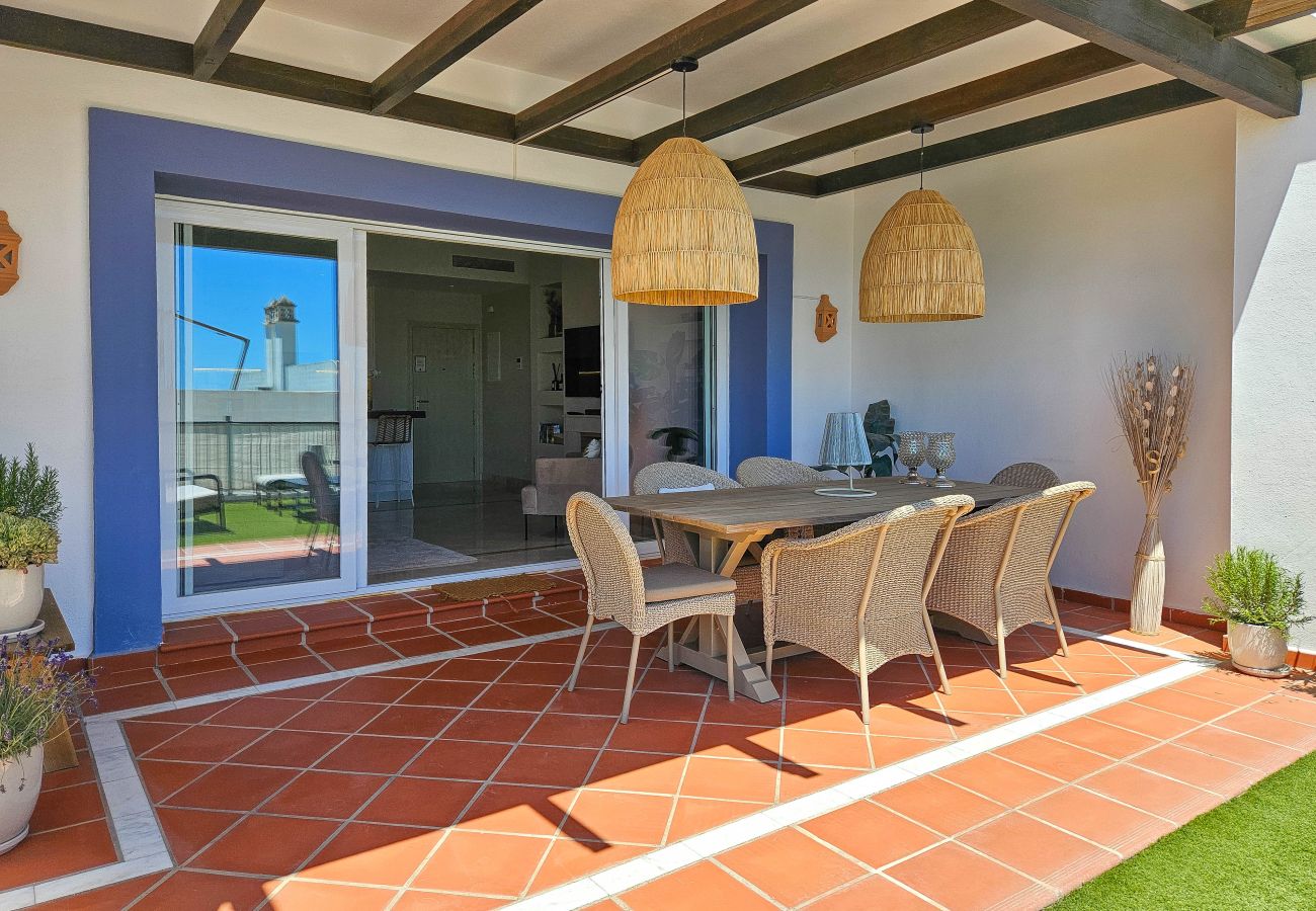 Apartment in Benahavís - Pueblo Paraiso Apt, 6 pools, gym & spa