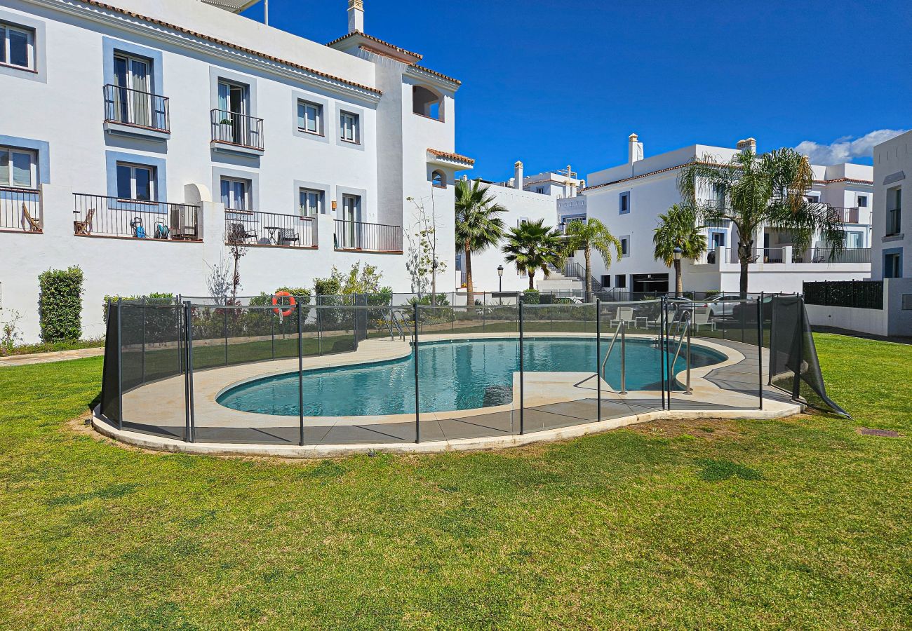 Apartment in Benahavís - Pueblo Paraiso Apt, 6 pools, gym & spa