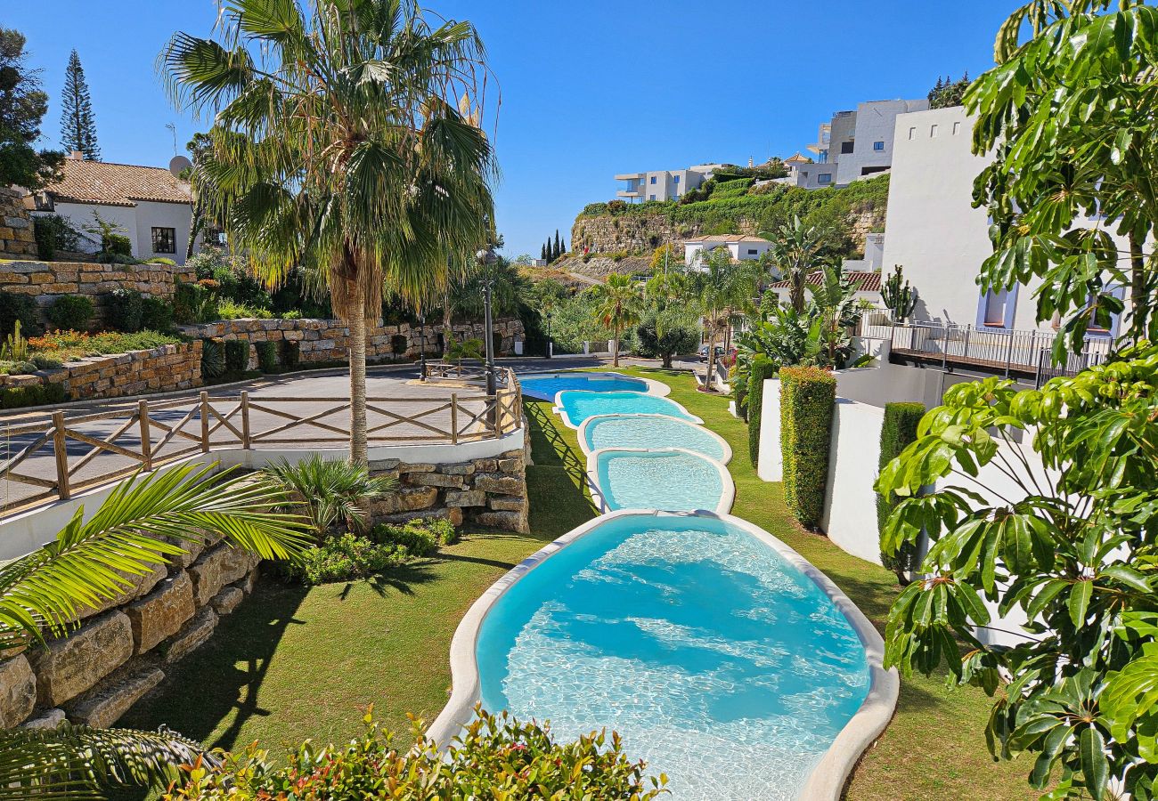 Apartment in Benahavís - Pueblo Paraiso Apt, 6 pools, gym & spa