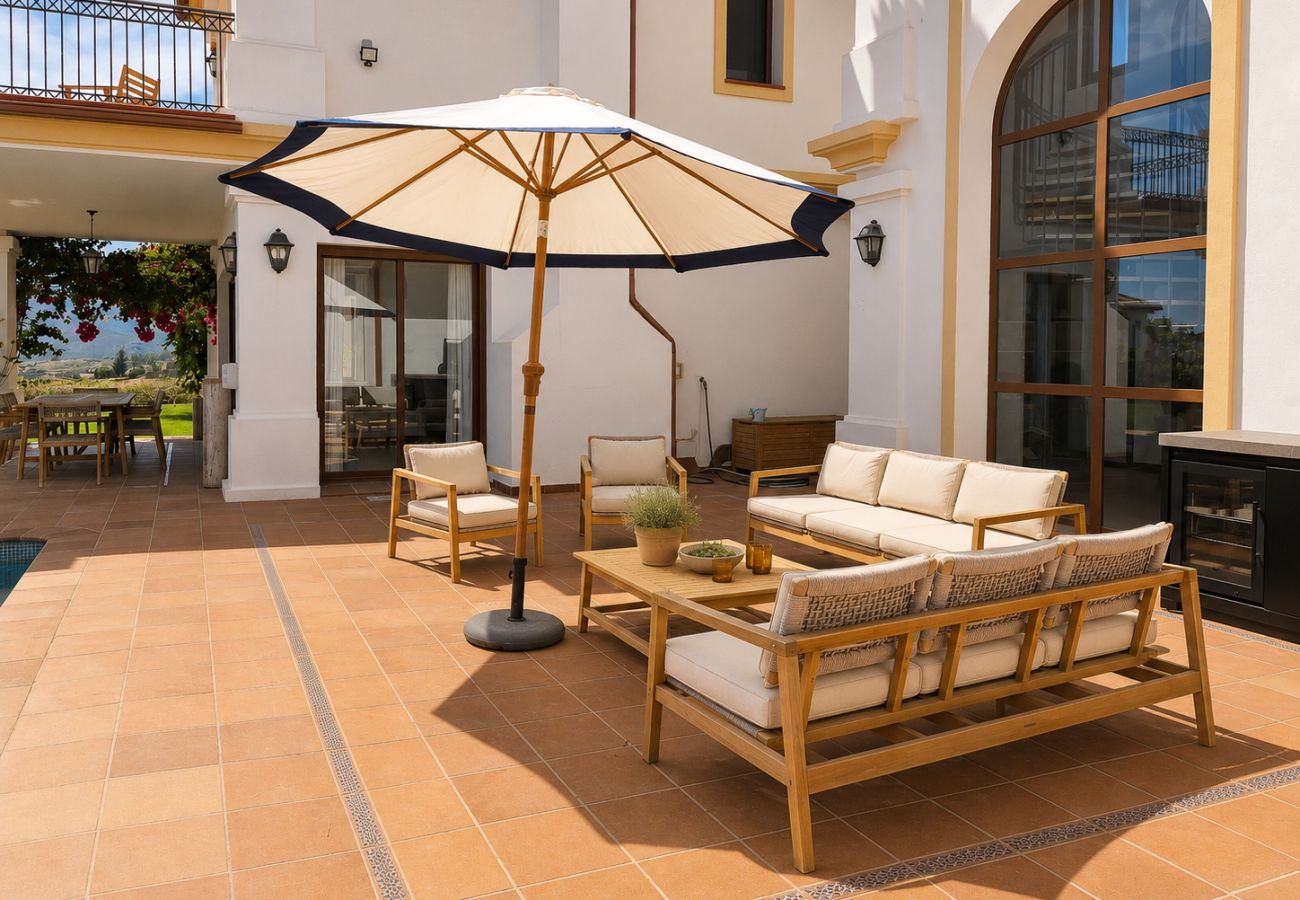 Villa in Mijas Costa - Four bed countryside villa with private pool