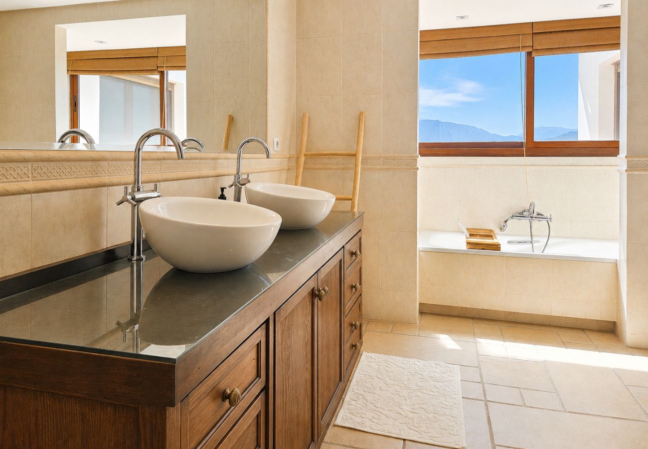 Villa in Mijas Costa - Four bed countryside villa with private pool