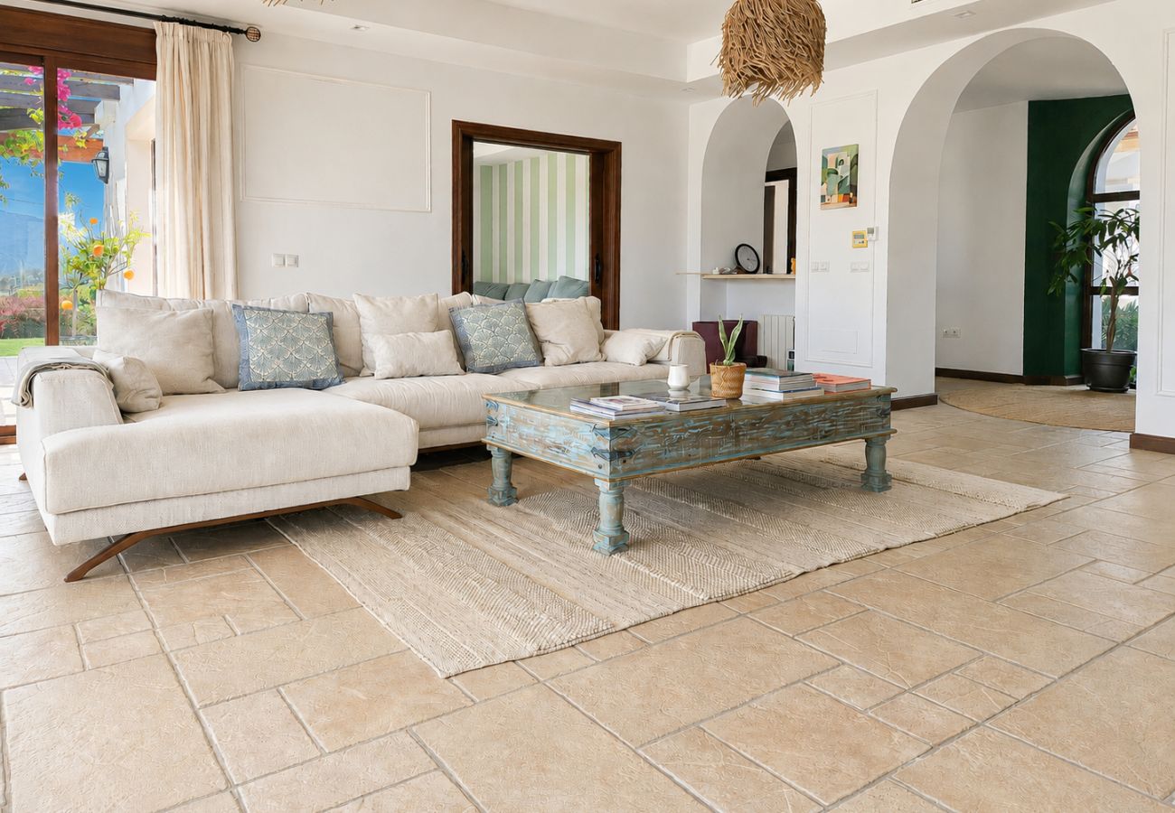 Villa in Mijas Costa - Four bed countryside villa with private pool