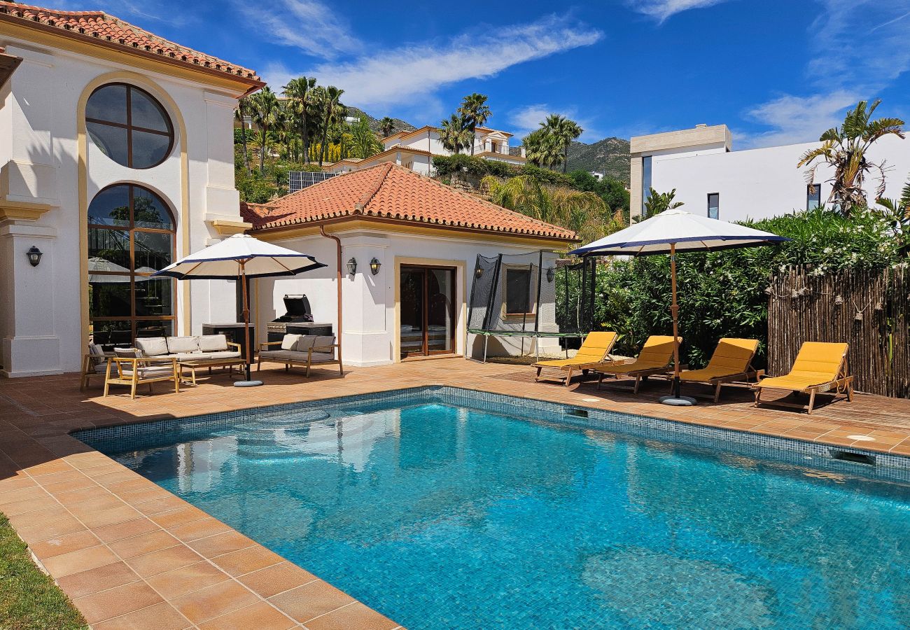 Villa in Mijas Costa - Four bed countryside villa with private pool