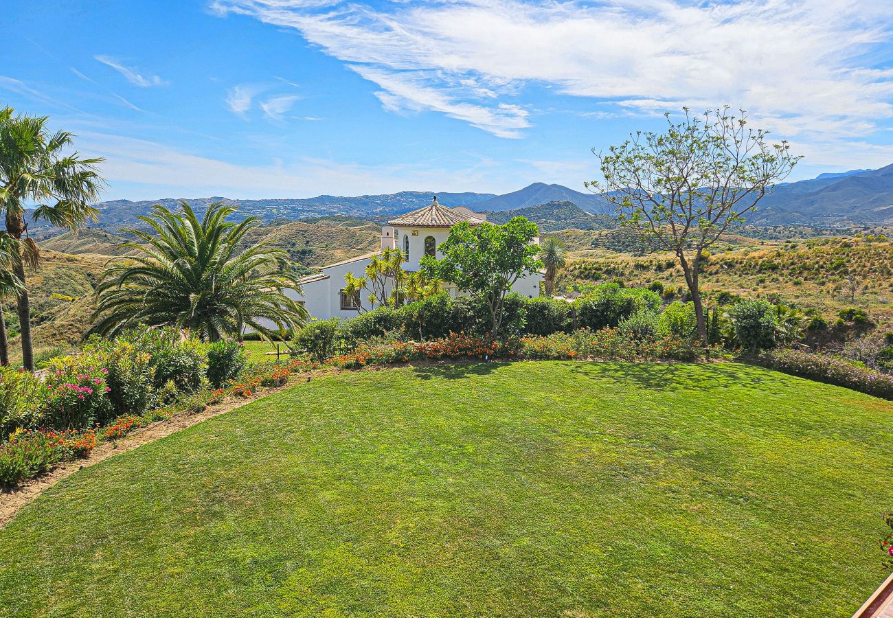 Villa in Mijas Costa - Four bed countryside villa with private pool