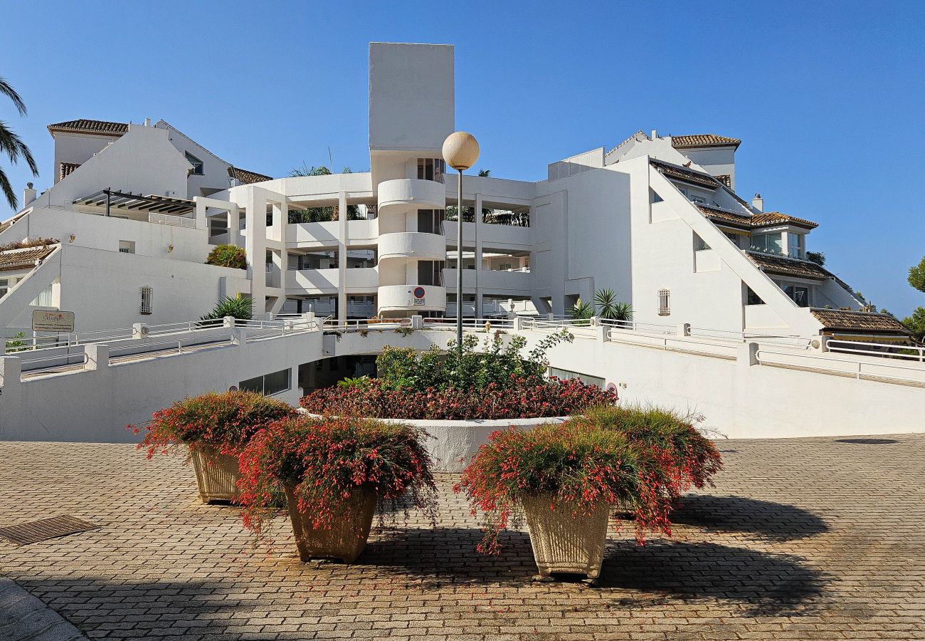 Apartment in Mijas Costa - Beautiful apartment with pool & sea views