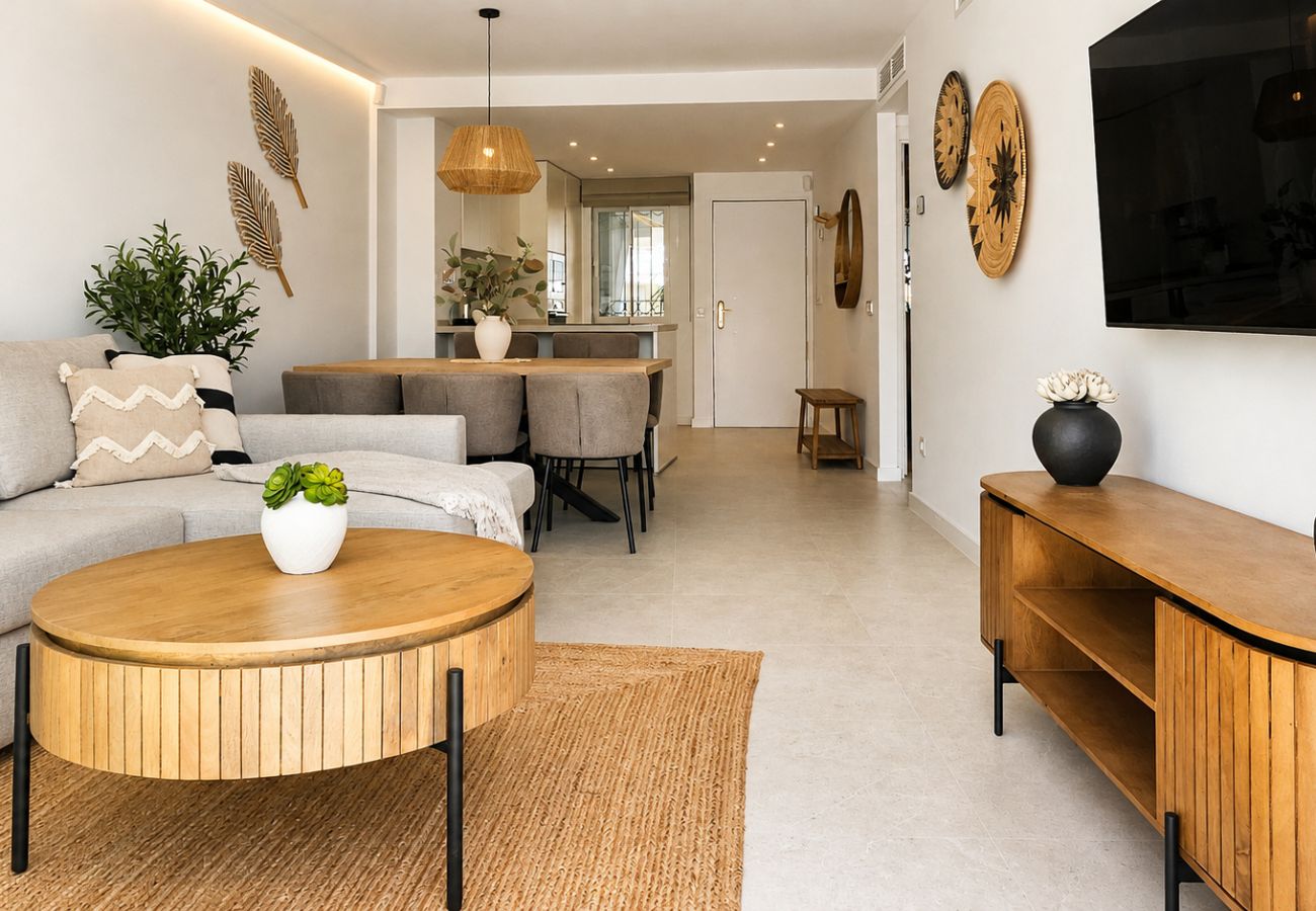 Apartment in Mijas Costa - Beautiful apartment with pool & sea views