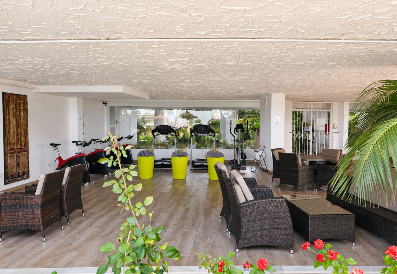 Apartment in Mijas Costa - Beautiful apartment with pool & sea views