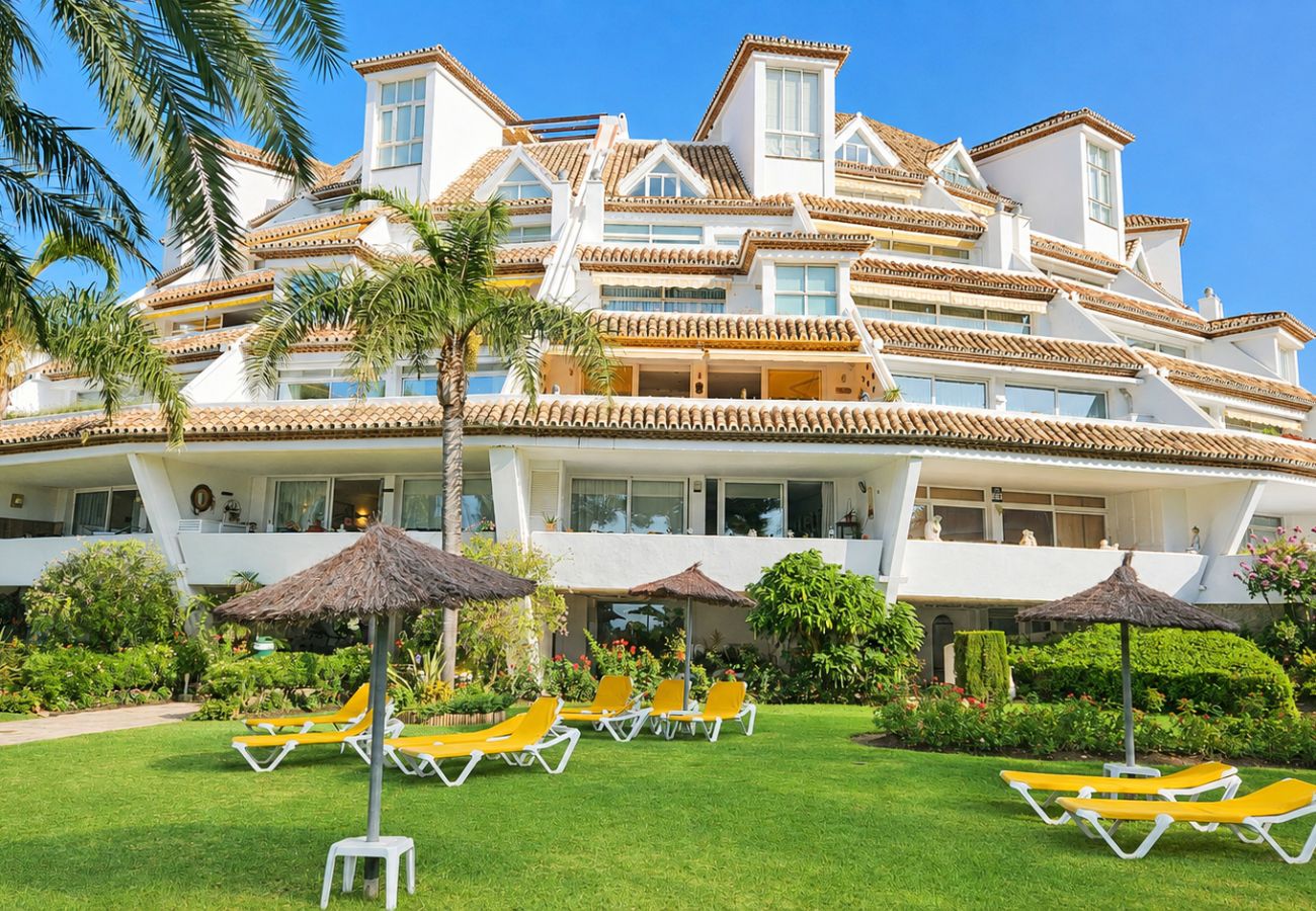 Apartment in Mijas Costa - Beautiful apartment with pool & sea views