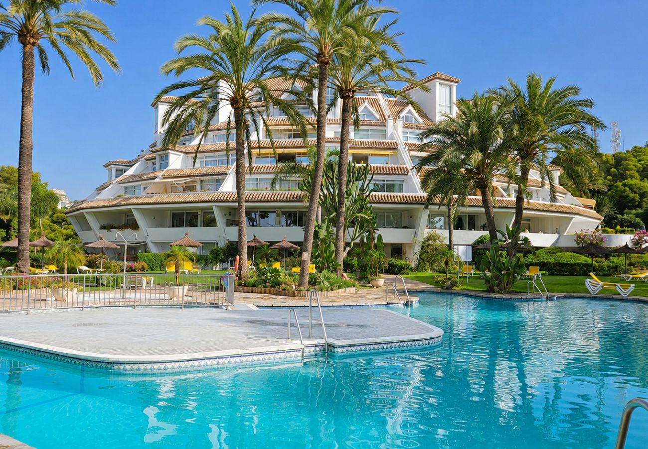 Apartment in Mijas Costa - Beautiful apartment with pool & sea views