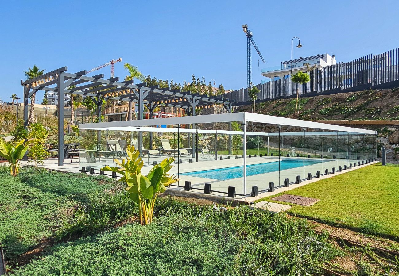 Apartment in Mijas Costa - Stylish apartment with access to pool, gym & padel