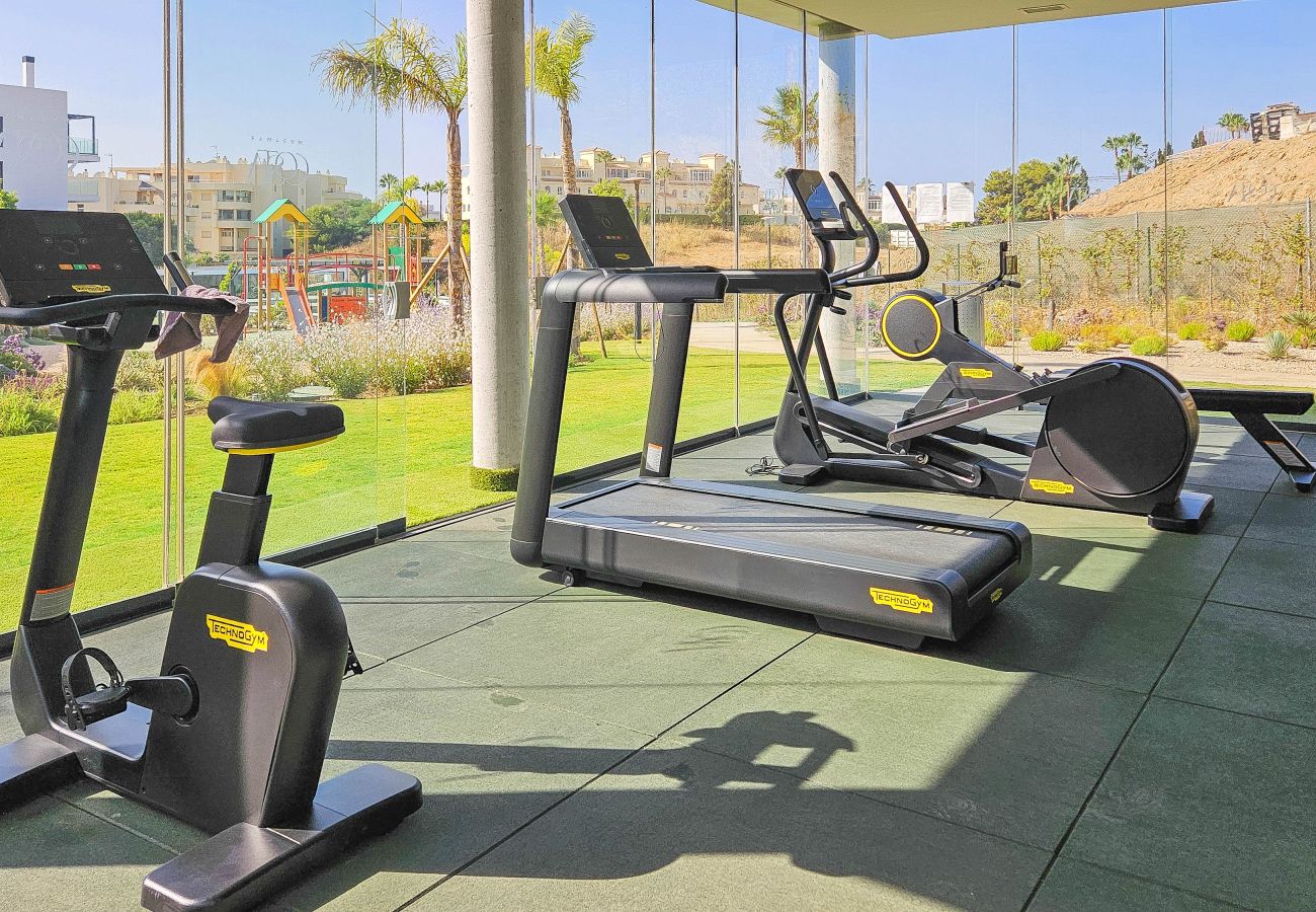 Apartment in Mijas Costa - Stylish apartment with access to pool, gym & padel