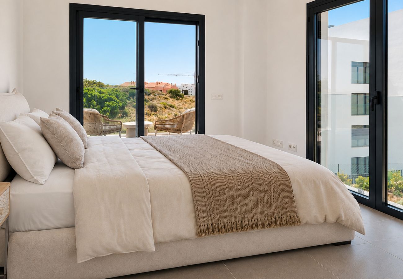 Apartment in Mijas Costa - Stylish apartment with access to pool, gym & padel