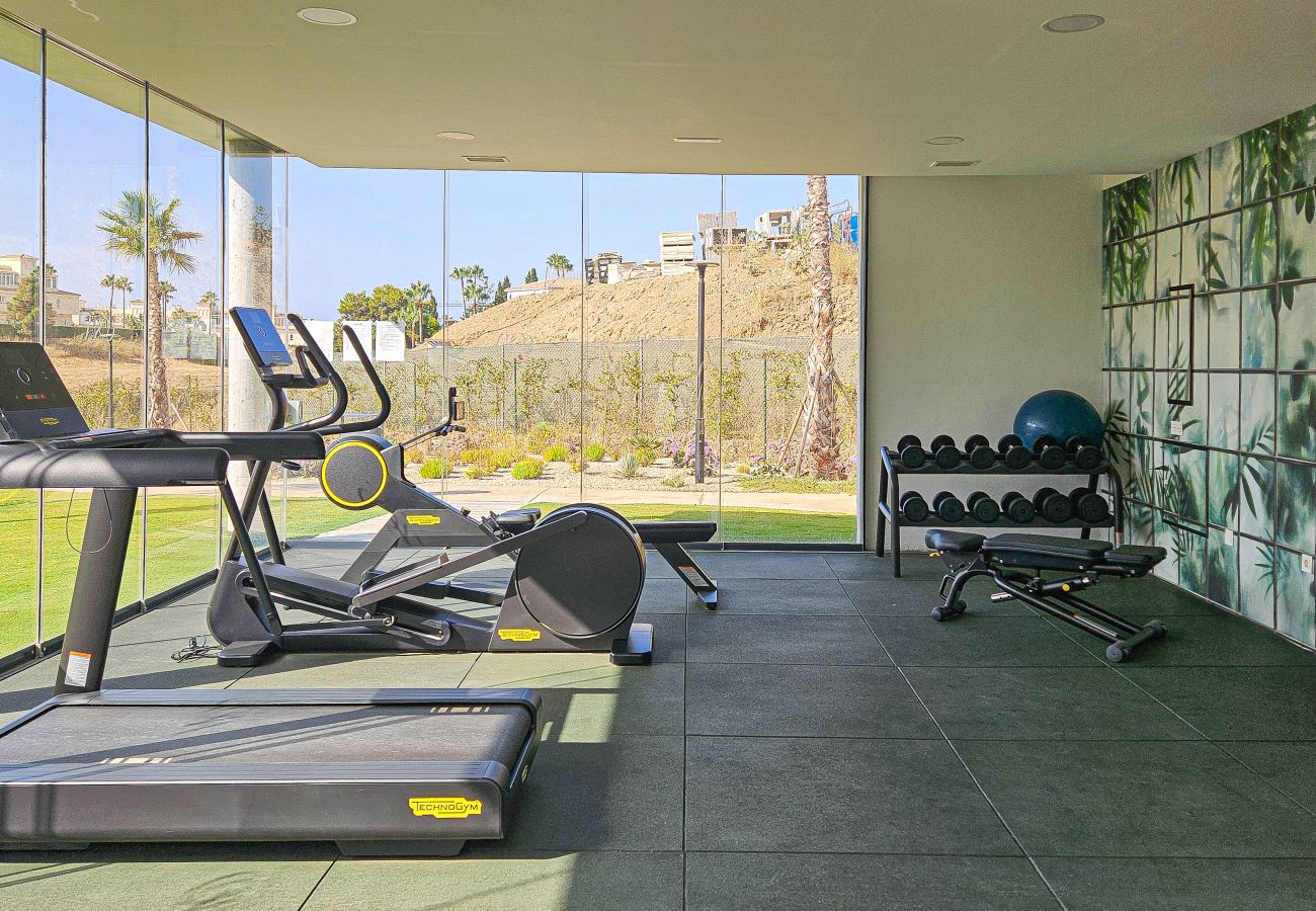 Apartment in Mijas Costa - Stylish apartment with access to pool, gym & padel