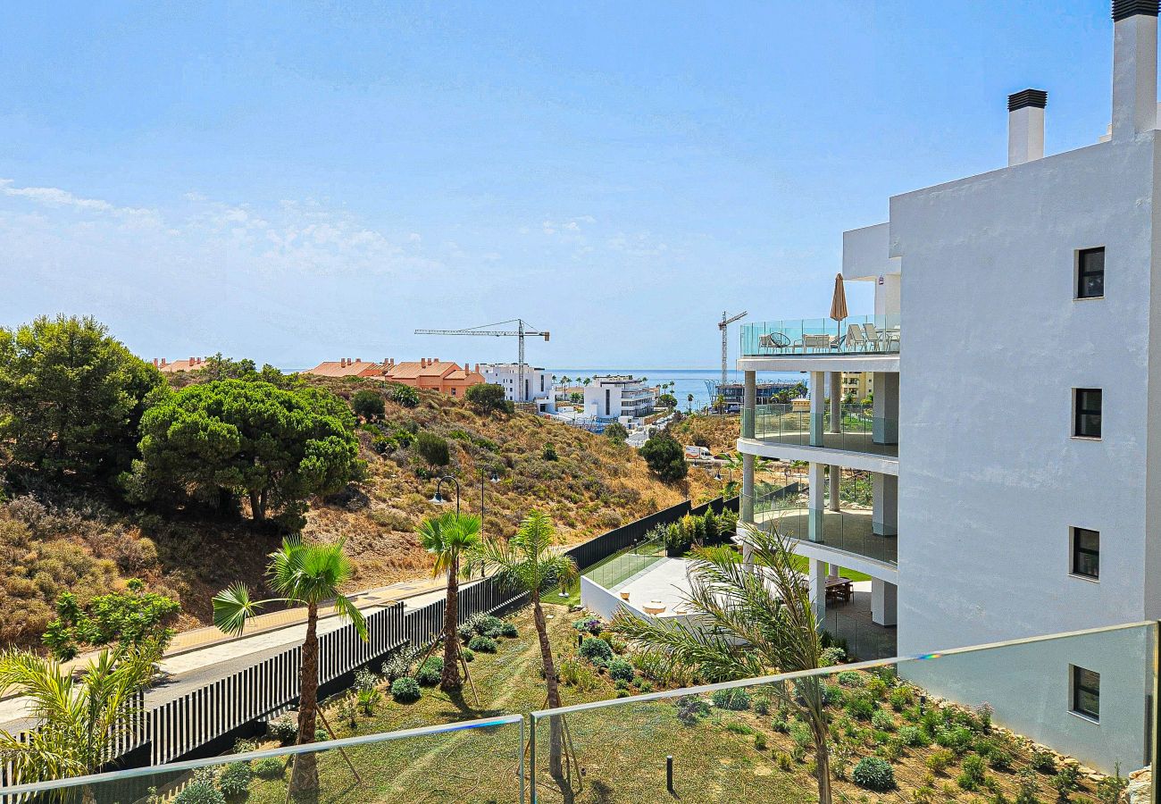 Apartment in Mijas Costa - Stylish apartment with access to pool, gym & padel