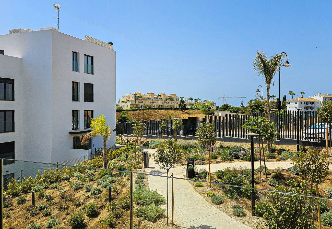 Apartment in Mijas Costa - Stylish apartment with access to pool, gym & padel