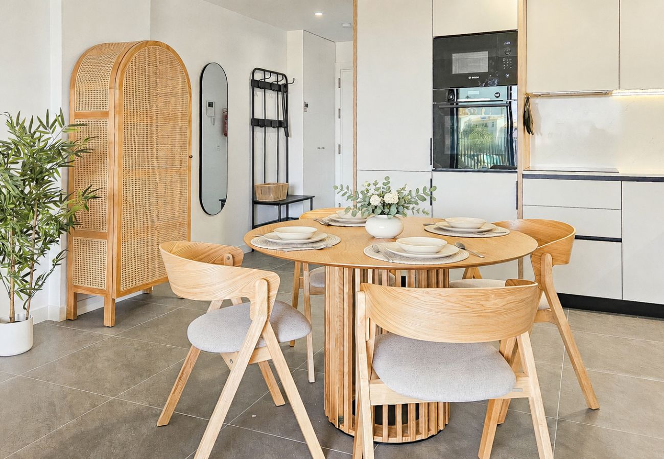 Apartment in Mijas Costa - Stylish apartment with access to pool, gym & padel