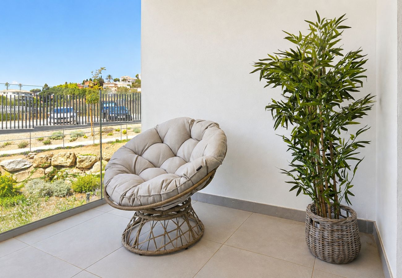 Apartment in Mijas Costa - Stylish apartment with access to pool, gym & padel