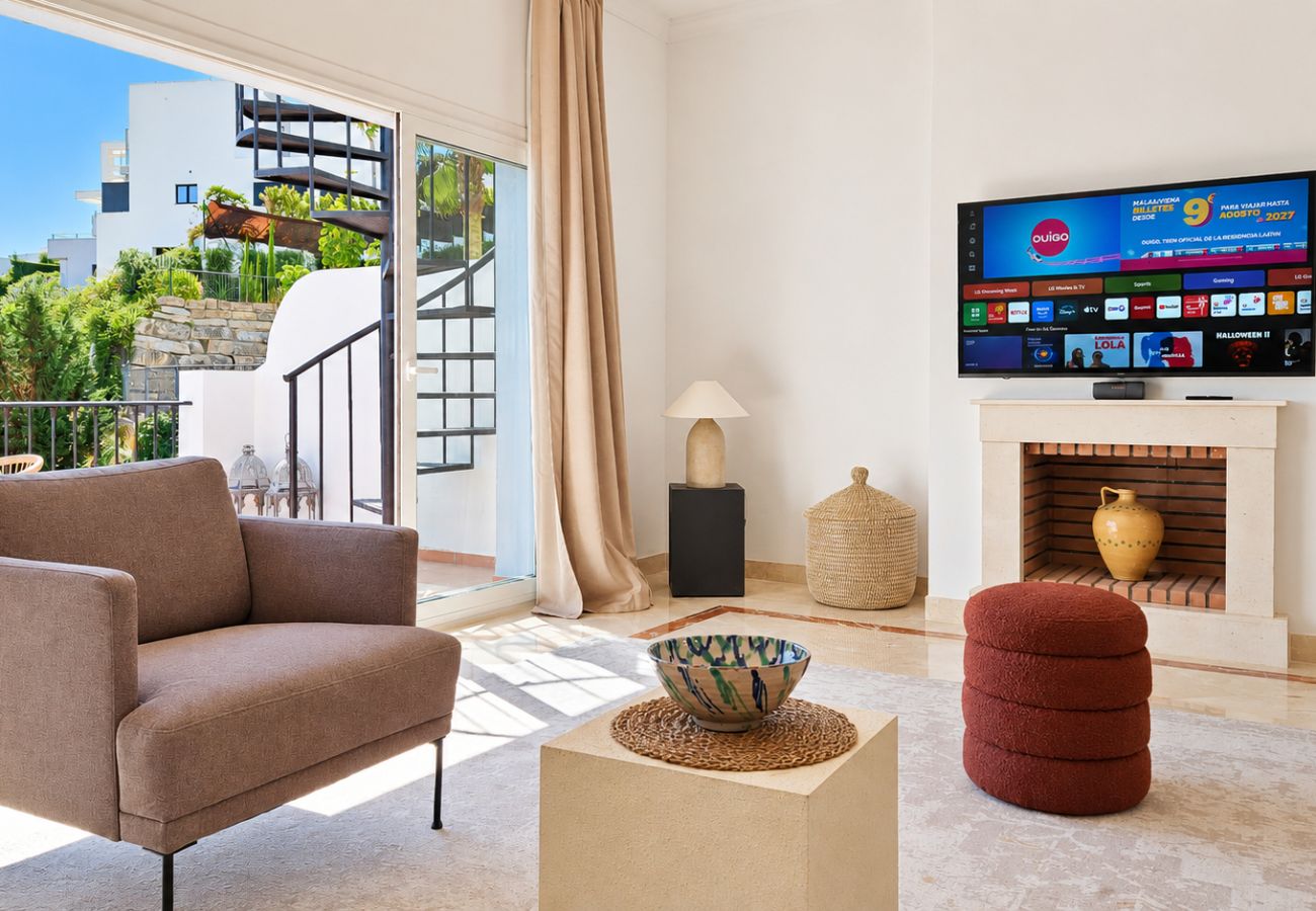 Apartment in Benahavís - Pueblo Paraiso Apt, sea views, 6 pools, gym & spa