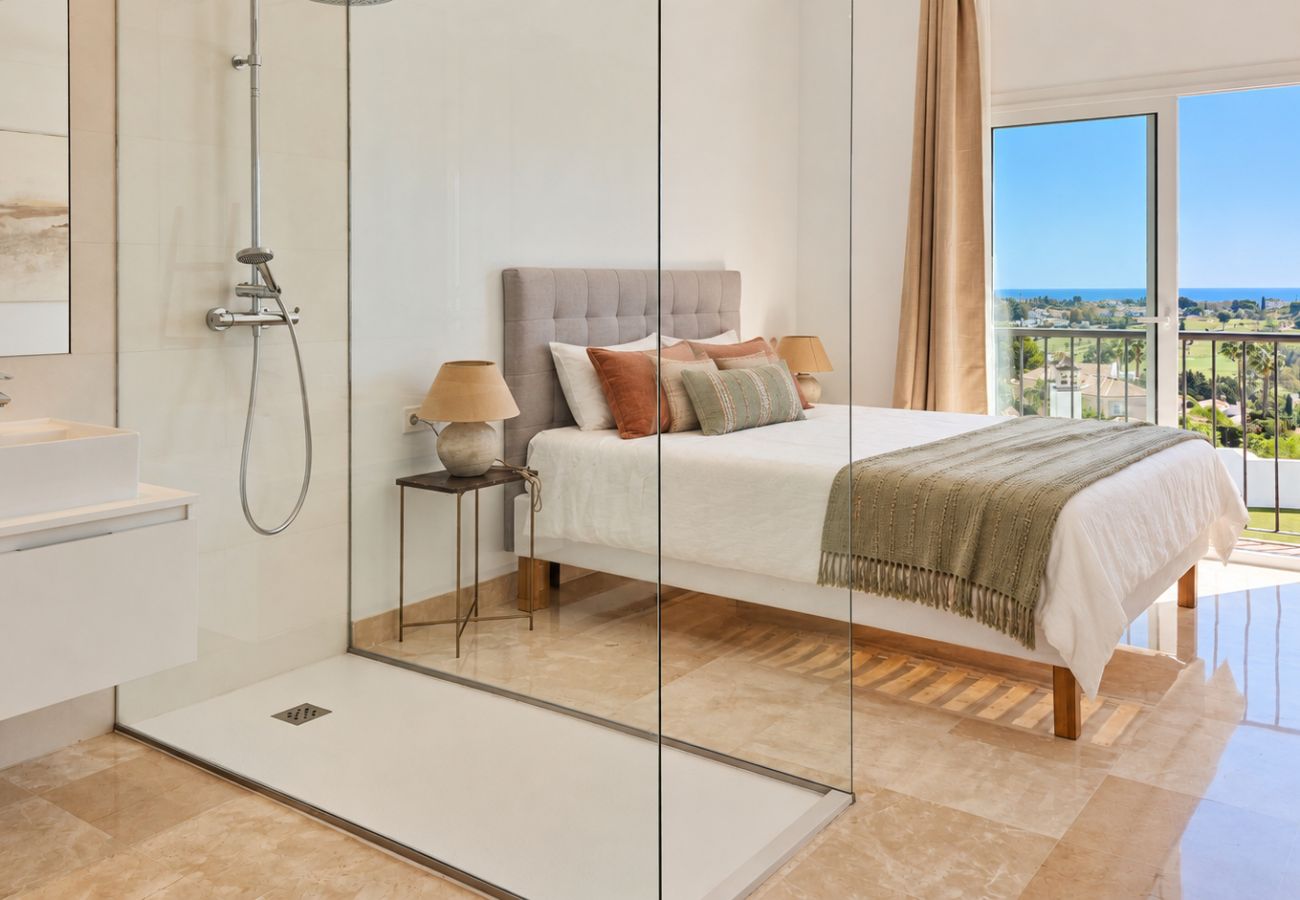 Apartment in Benahavís - Pueblo Paraiso Apt, sea views, 6 pools, gym & spa