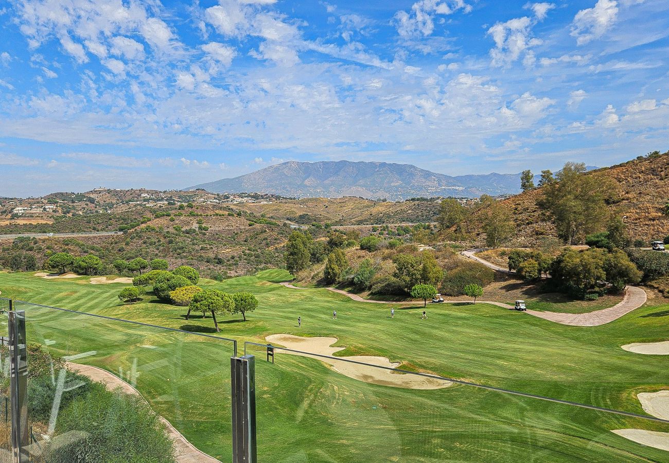 Apartment in Mijas Costa - Two bedroom golf front apartment